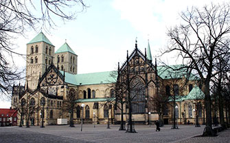 St. Paulus Dom in Münster mit patiniertem Kupferdach, Gesamtansicht